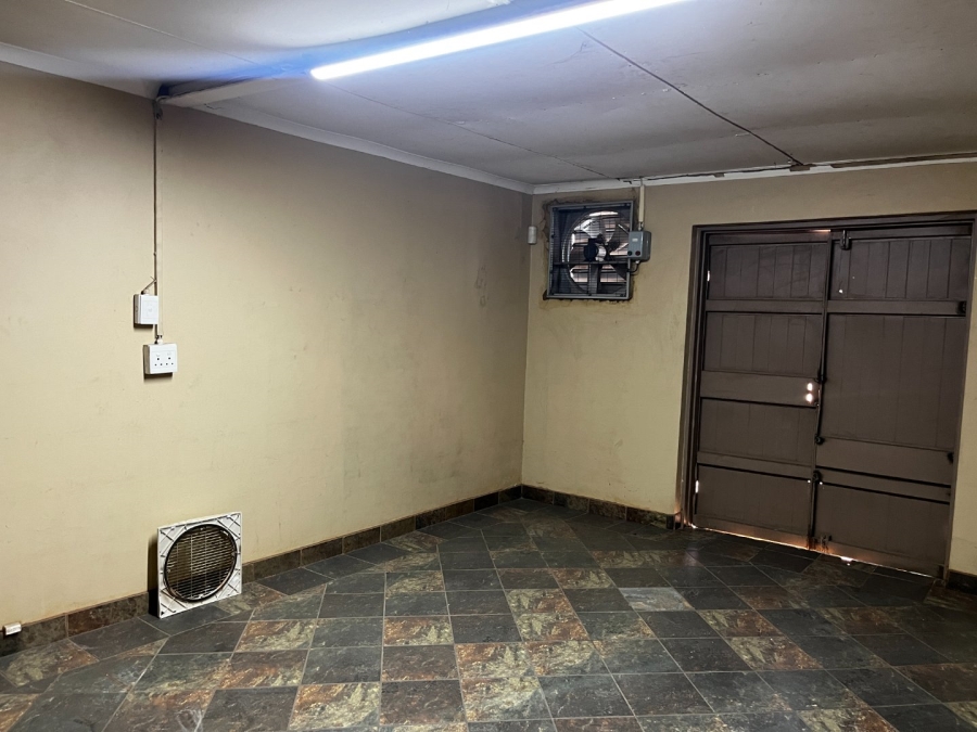 To Let Commercial Property for Rent in Brits North West
